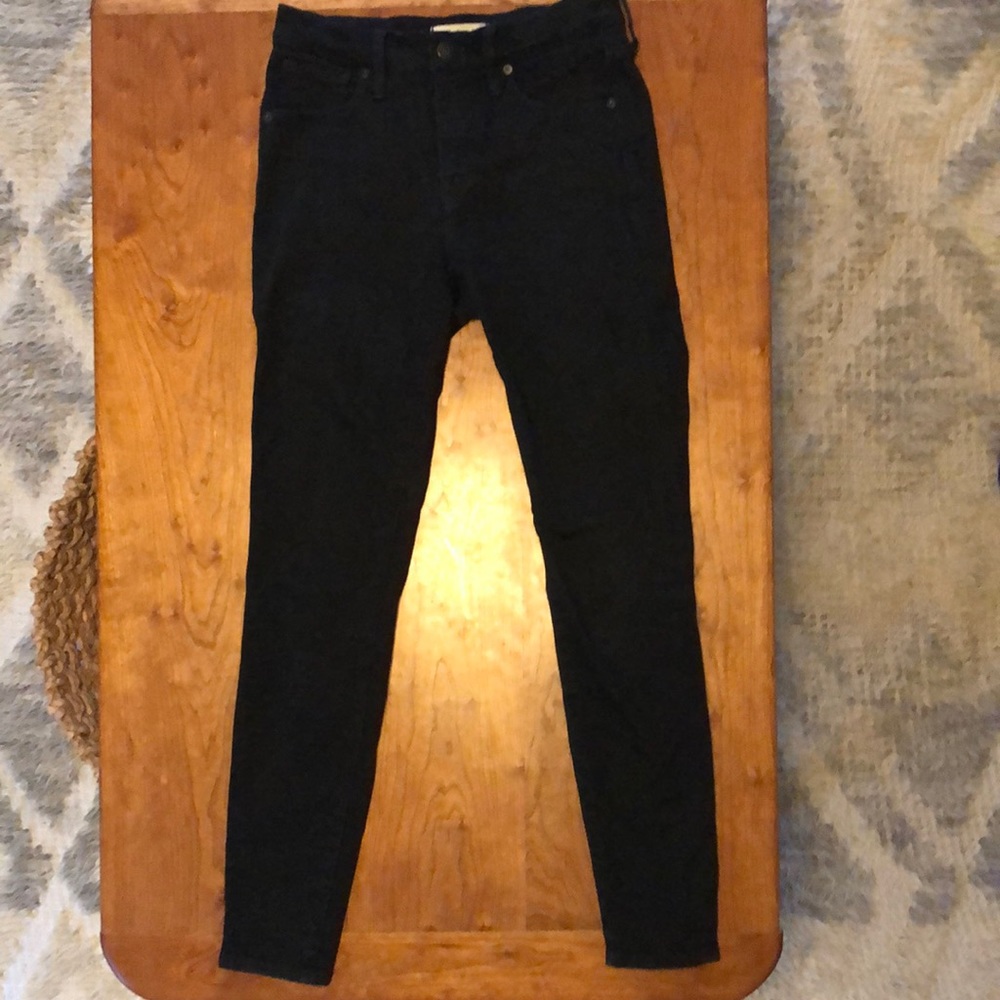 Madewell 9” high riser Skinny Skinny in black. Size 26.